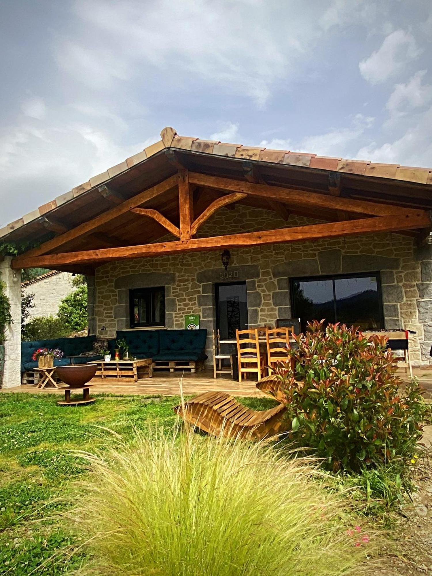 Villa Retour à l'essentiel dans le parc national Saint-Andre-Capceze Esterno foto