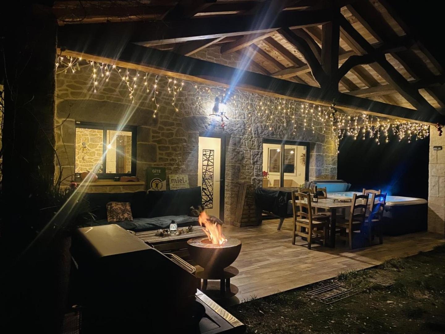 Villa Retour à l'essentiel dans le parc national Saint-Andre-Capceze Esterno foto